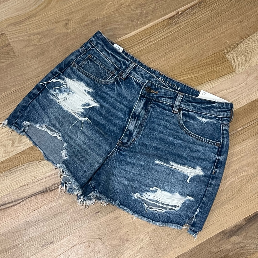 Woman’s size 14 AE shorts new with tags